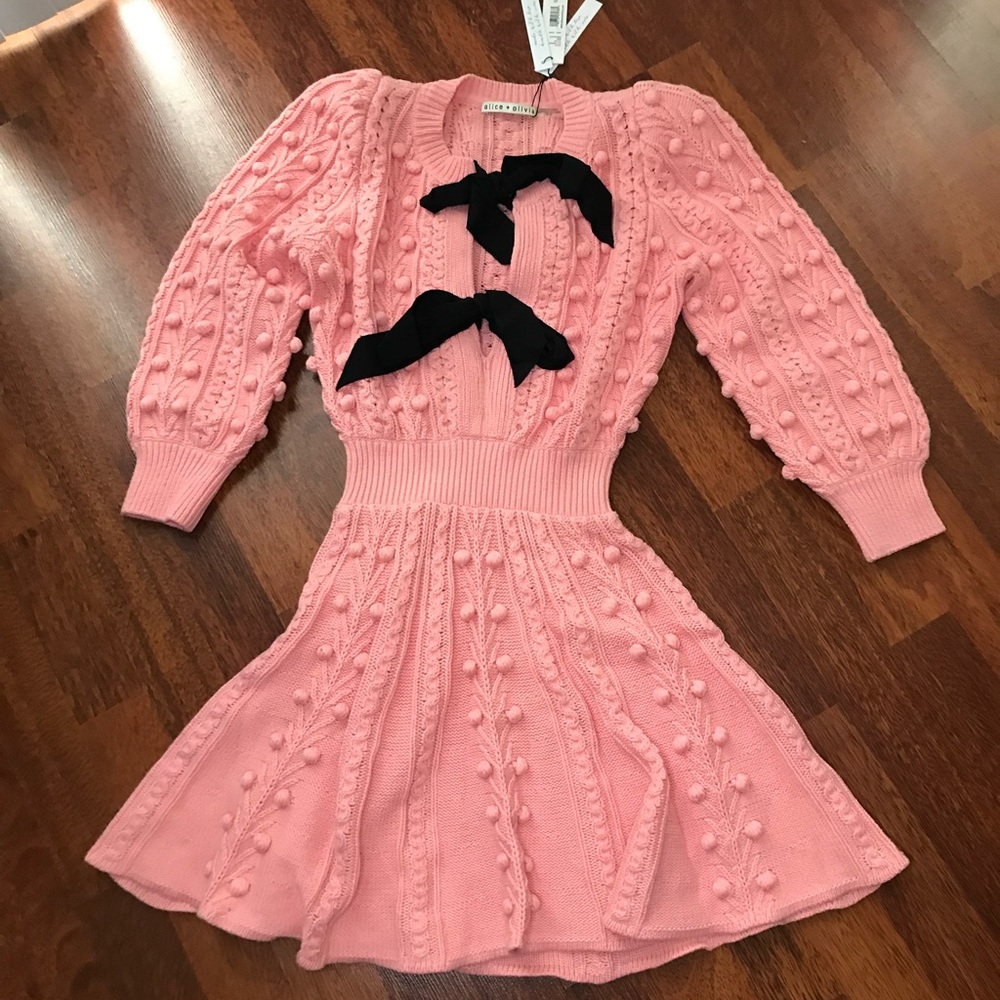 NWT Alice + Olivia Kitty Bow Front Puff Sleeve Sweater Dress XS - Picture 7 of 17